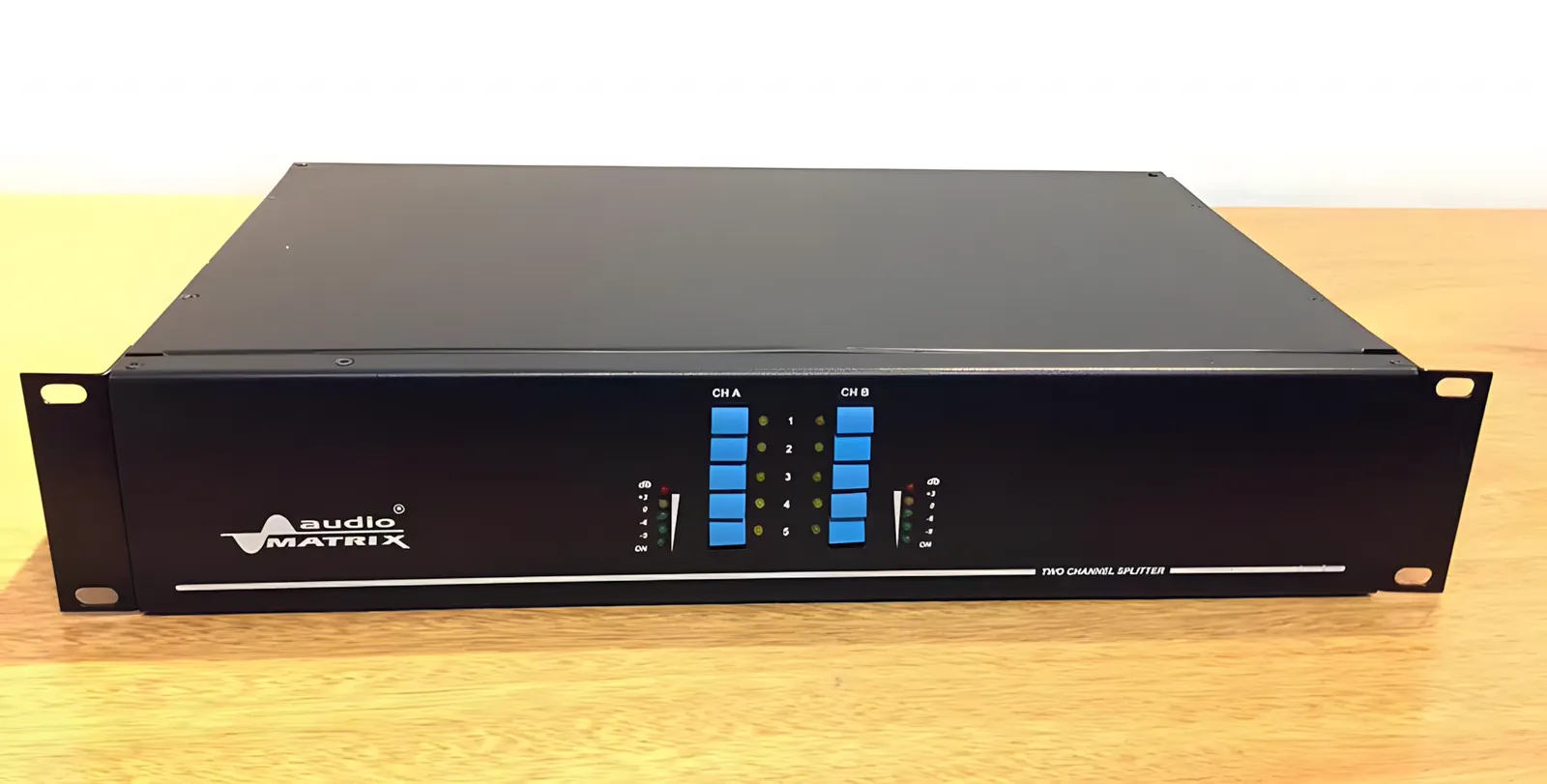 Equipo de audio Audiomatrix de dos unidades de rack