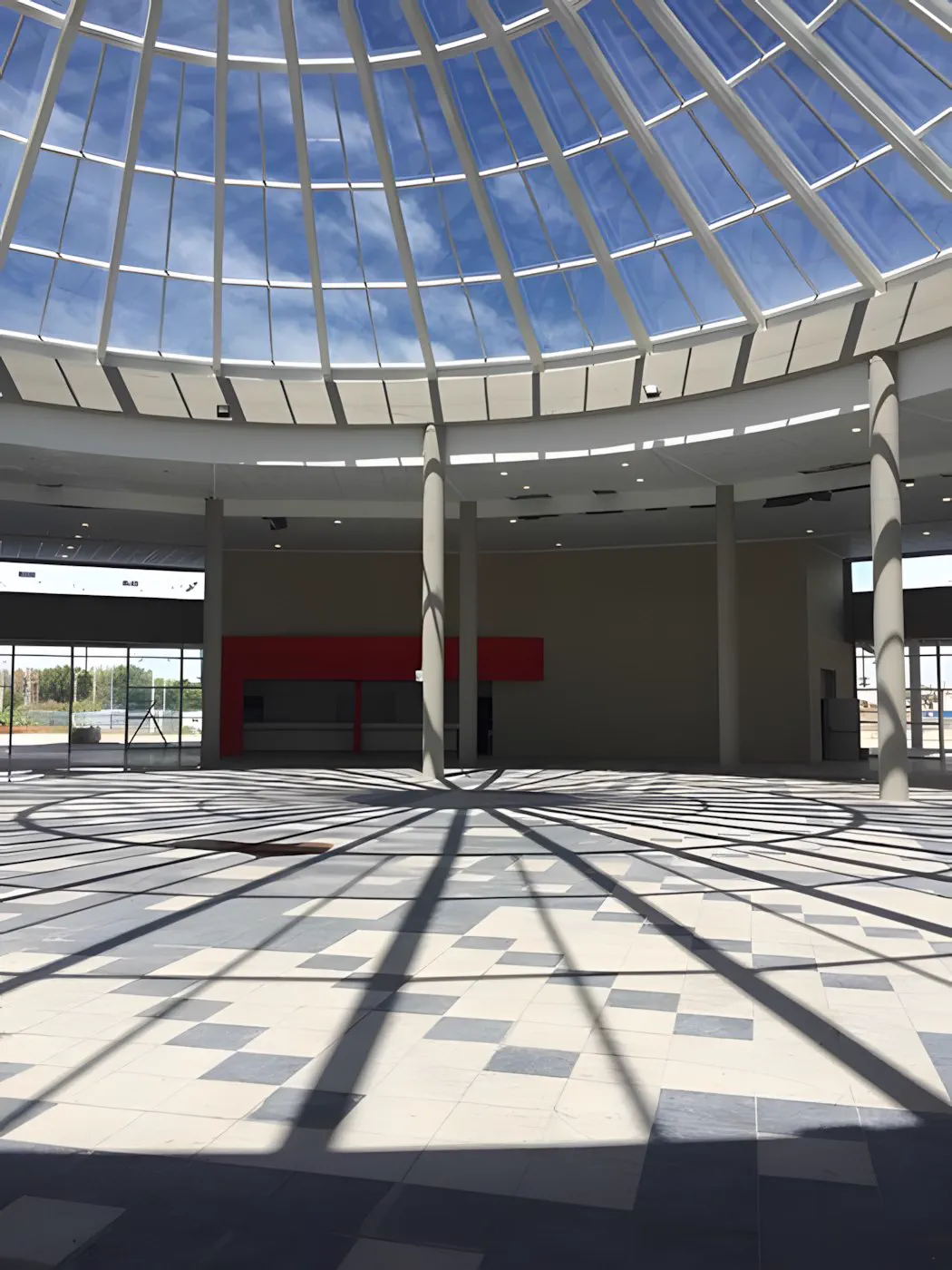 Hall abovedado de la Estación Terminal Dellepiane, con la cúpula vidriada