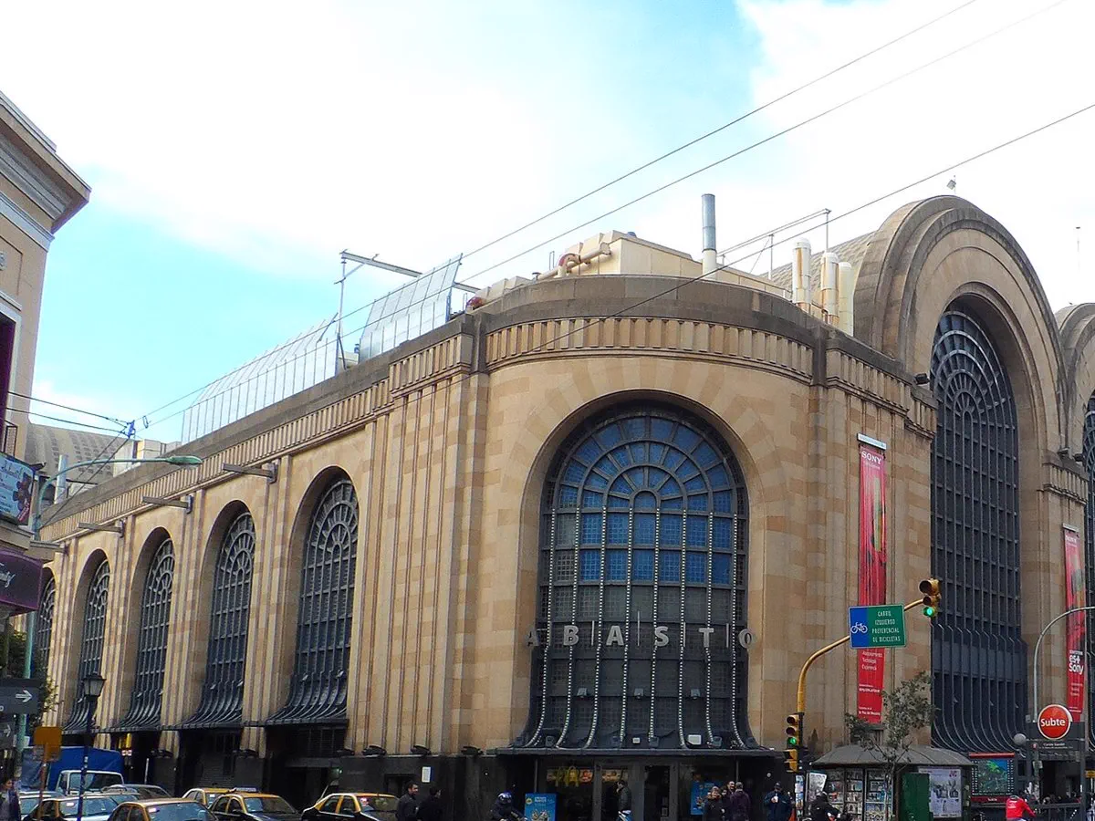 Frente del Mercado de Abasto sobre la avenida Corrientes