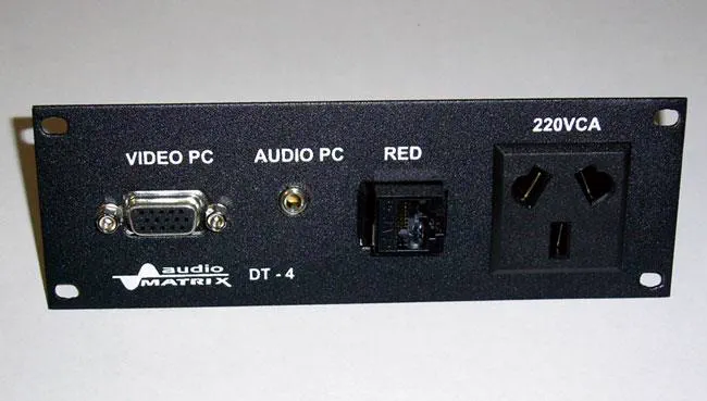 El panel con las bocas rotuladas VIDEO PC, AUDIO PC, RED y 220 VCA
