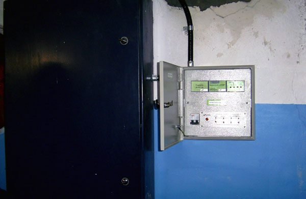 Tablero de control de Cocheras - Instalado