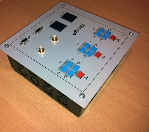 Amplificador + plate de conexionado multimedia integrado en un mismo gabinete - foto 5