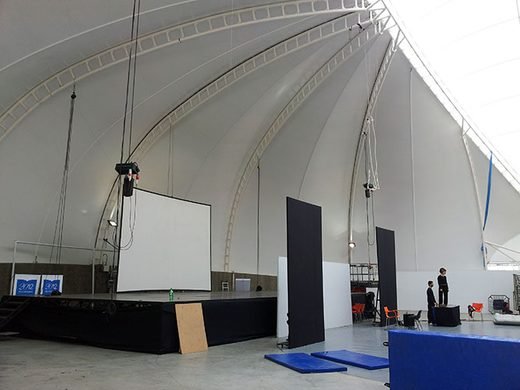 (AUDIO) Unsam. Universidad de San Martín. Sistema de audio con Line Array dB Technologies. Instalación, cableado y rigging. - foto 4