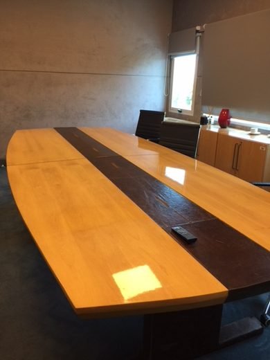 (AUDIO) Grundfos de Argentina. Instalación de paneles de facilidades por medio de plates para mesas - foto 8